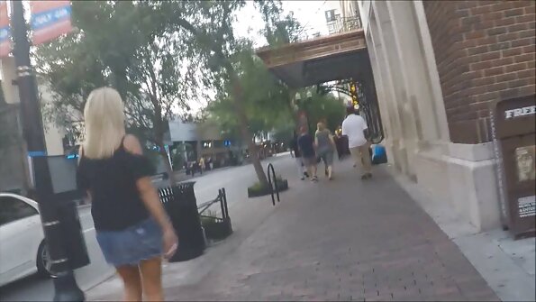 अद्भुत युरो स्टारलेट निकोल लव्हला काही डिकिंगची आवश्यकता आहे