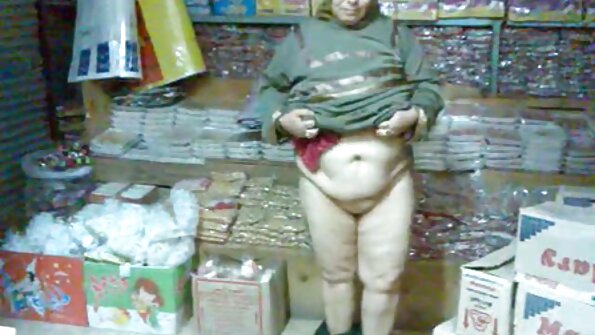 उत्साही व्यक्‍ती जॅक आर्मचेअरमध्ये कॉलीनची गांड भरतो