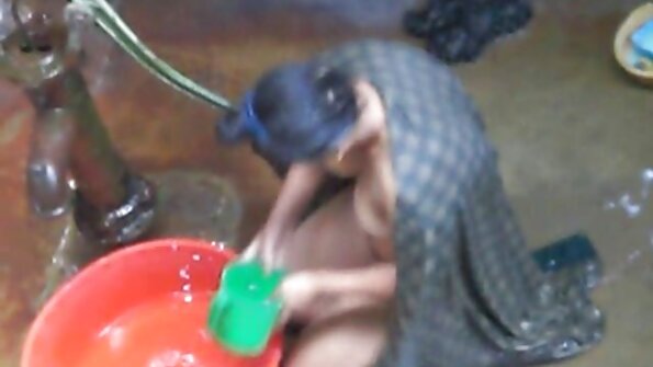 मोनिका ageषीला आवडते व्यावसायिक फकर्स तिला गँगबॅंग करतात