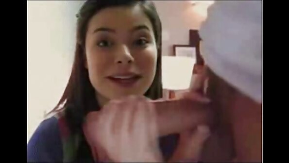 युरो स्टडसह काही गरम गुदा मजेसाठी मोठी लूट विक्षिप्त आहे